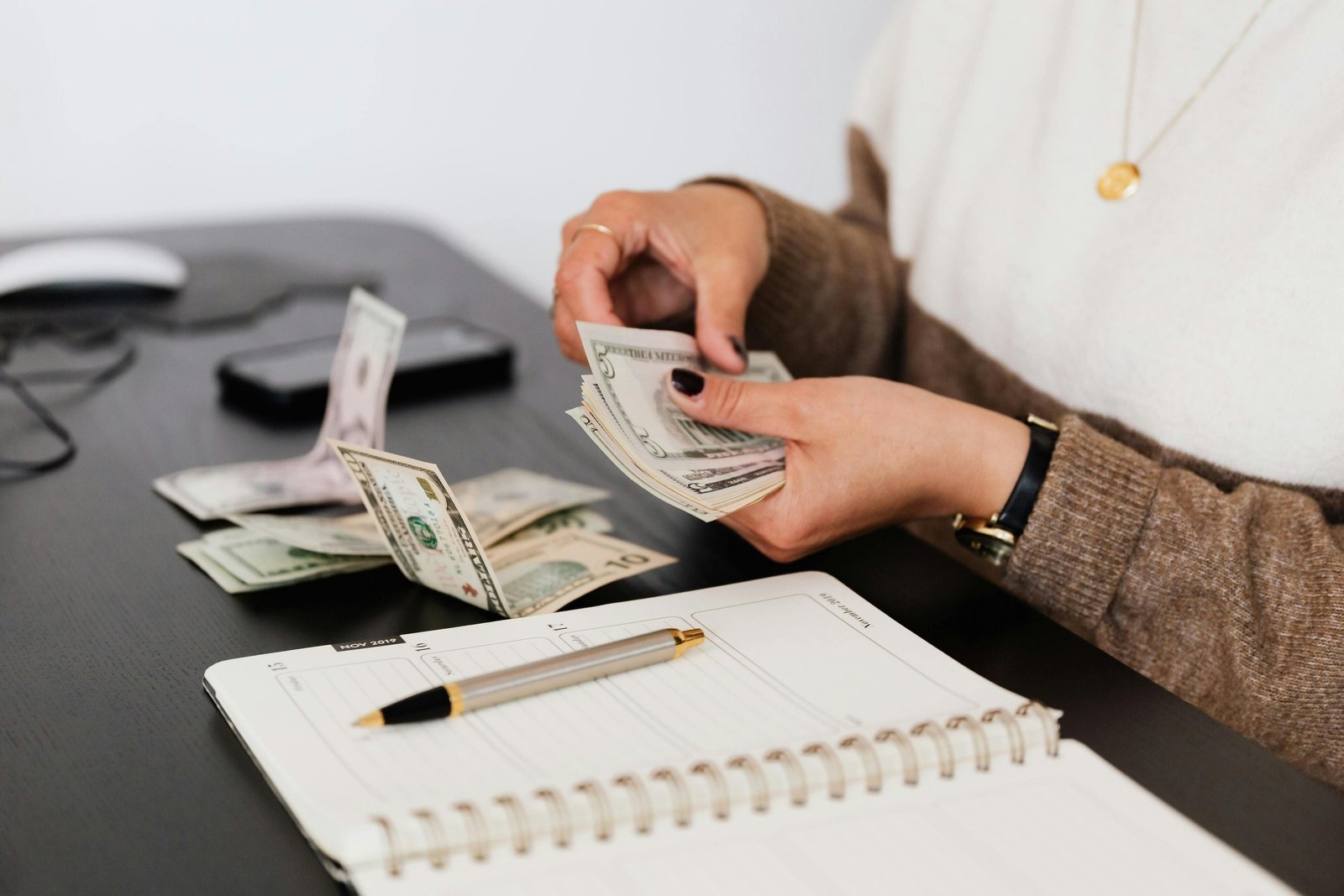 Balancing Your Budget and Mind This Holiday Season