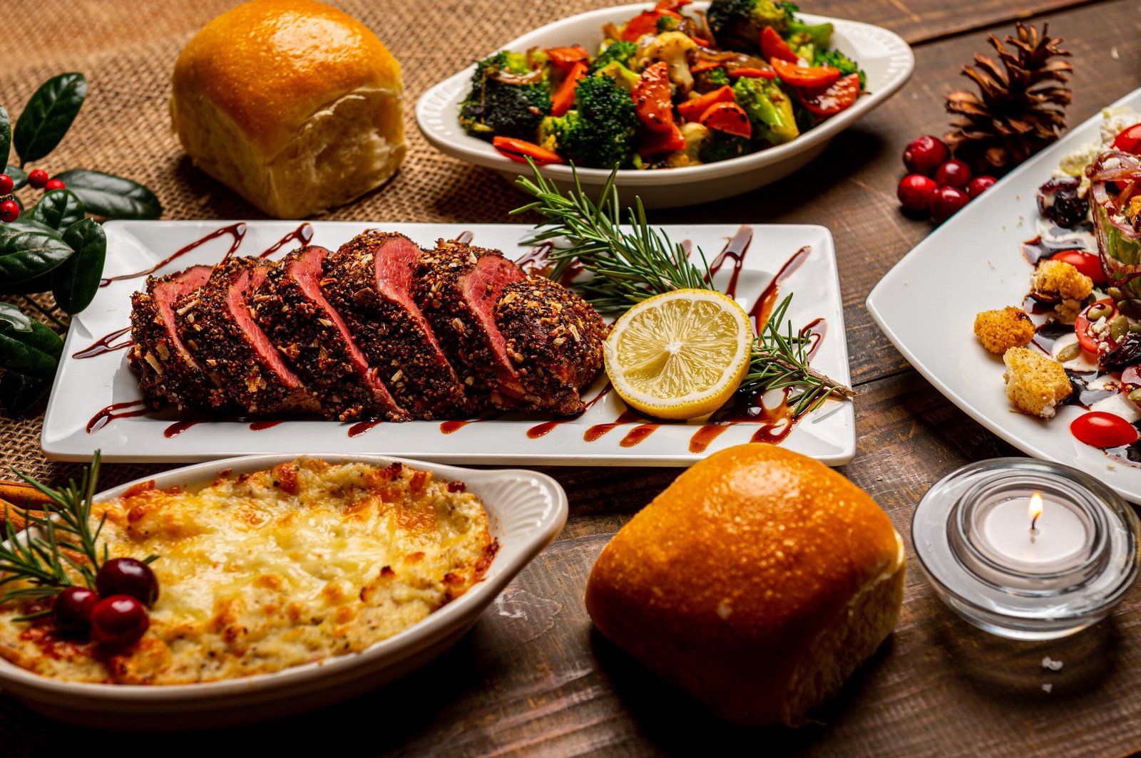 Mindful Eating During the Holidays: Maintaining Balance Amidst the Feasts