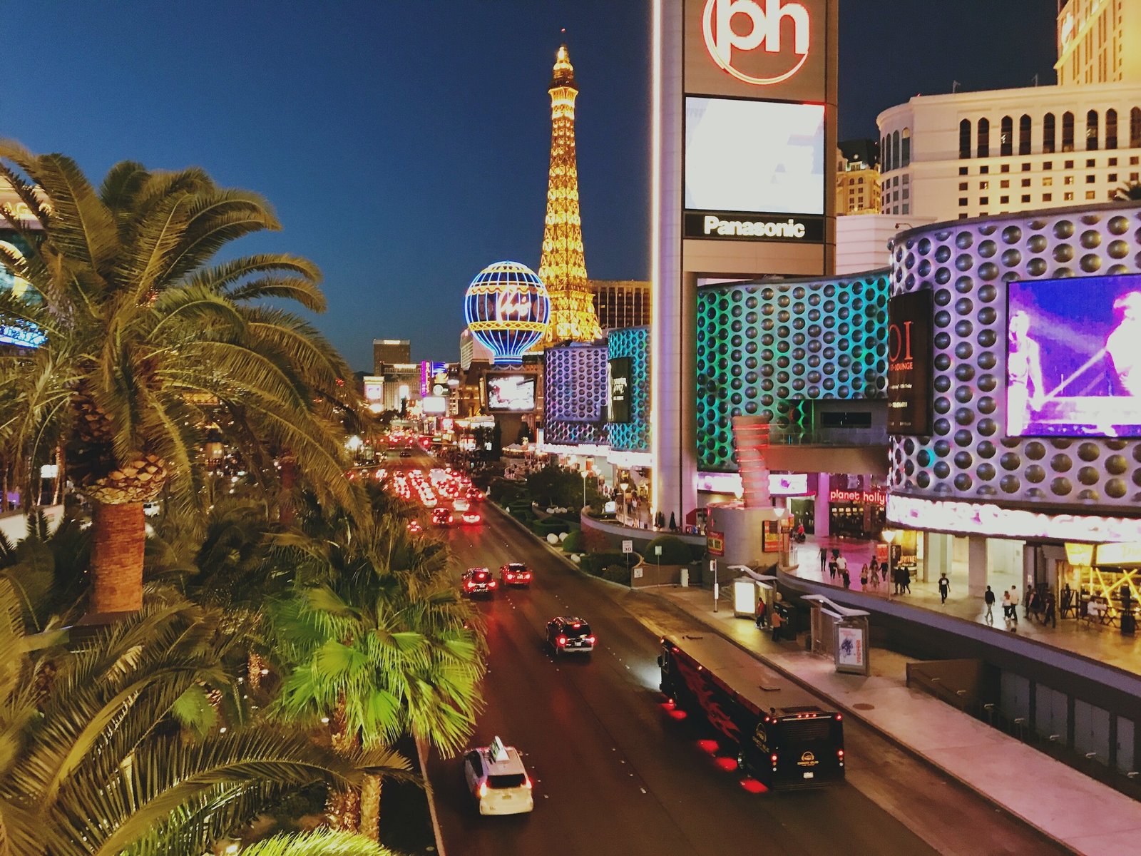 Resilience in the Face of Loss: Coping with Financial Stress in a Casino Town